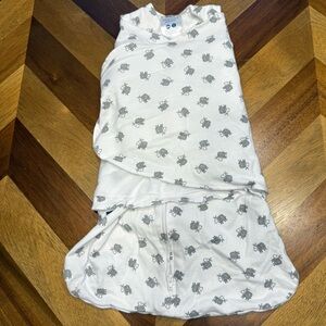 Halo Newborn Sleep Sack with Gray Sheep Print like new